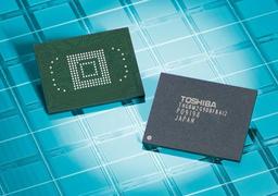 Новый рекорд Toshiba — 64 ГБ флэш-памяти NAND и контроллер в одном 17-слойном «пироге»